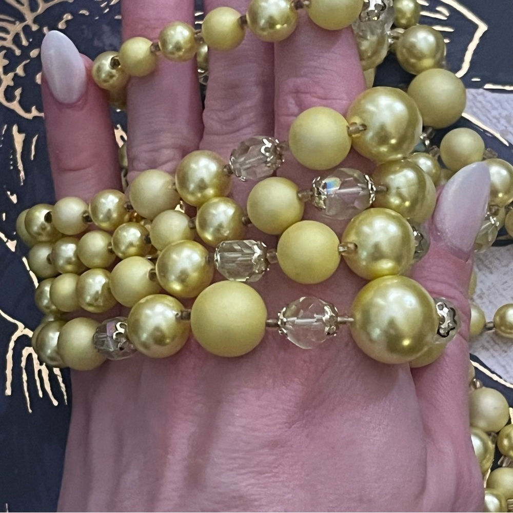 Vintage Chunky Yellow Pearl Gold Tone and Sparkly AB 5 Strand Necklace JAPAN A3 - Picture 9 of 14